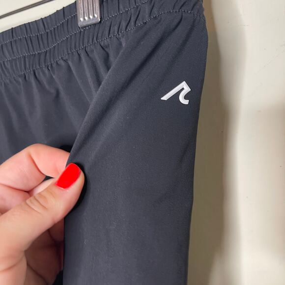 Redvanly black 9” shorts sz M - Picture 4 of 5